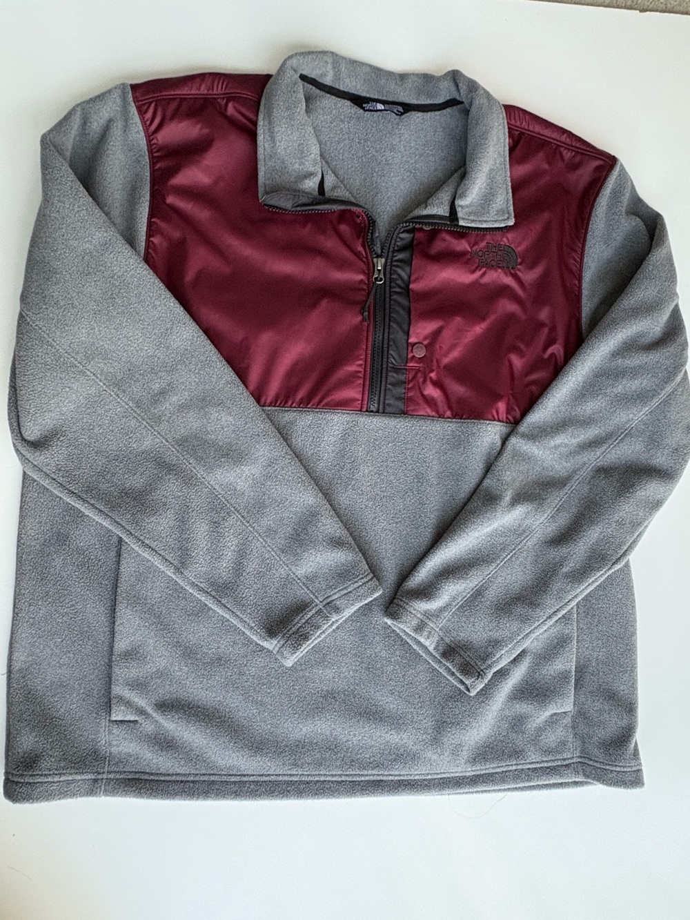 The North Face Mens Denali 1/4 Zip Fleece Pullover Gray/Maroon. Sz XXL